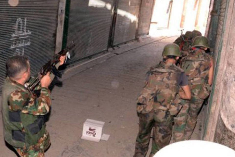 Exército sírio entra em segundo bairro rebelde de Alepo