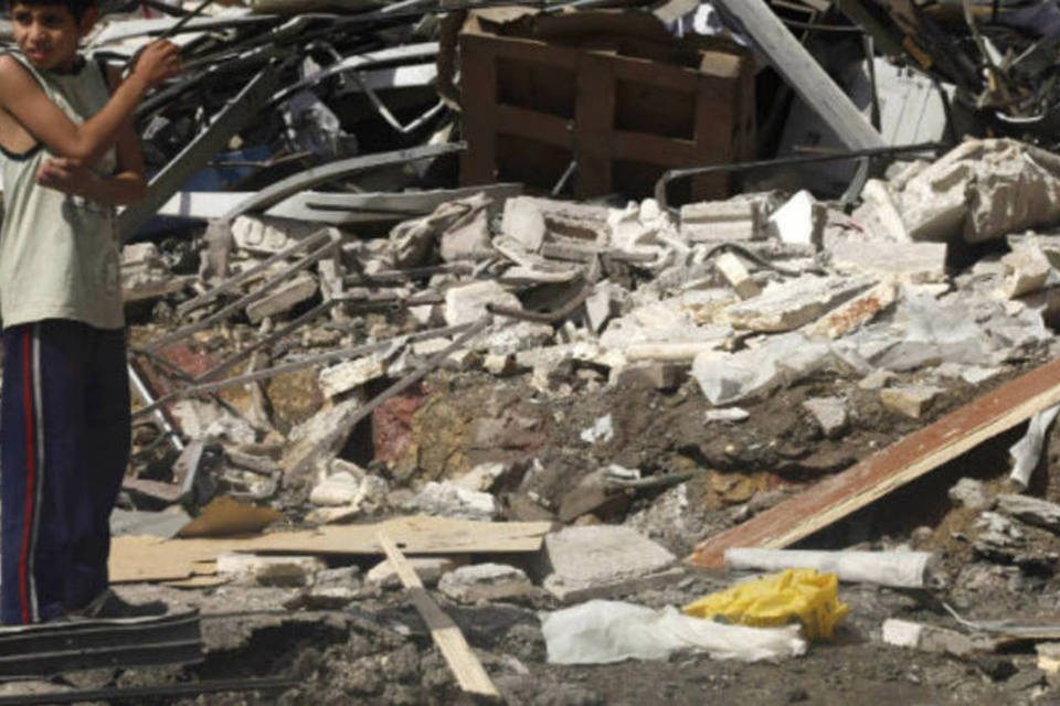 Oposição síria eleva para 150 o número de mortos em massacre
