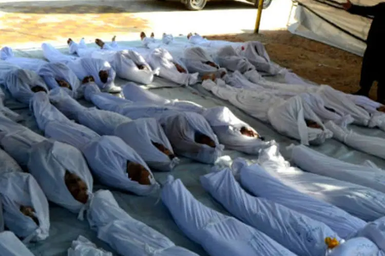 Segundo a oposição, mais de 1.300 pessoas, dentre elas muitas crianças, morreram após ataque com armas químicas. (REUTERS/Bassam Khabieh)