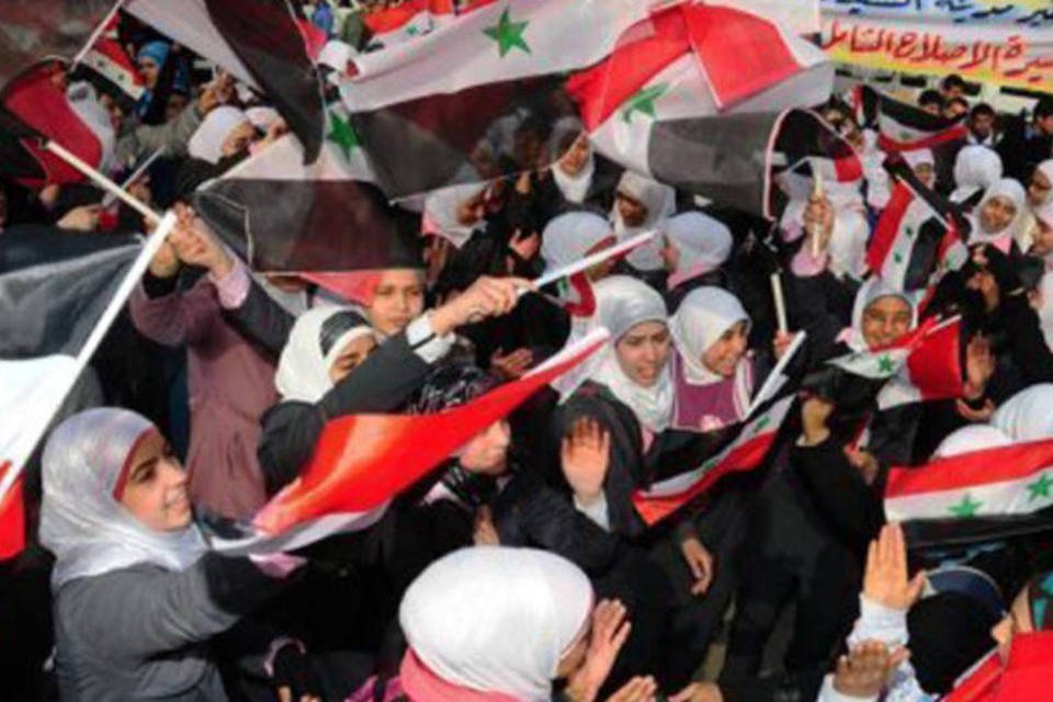Síria aceitará envio de observadores árabes