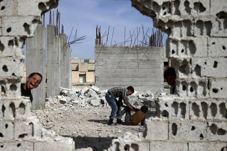 
	S&iacute;ria: Putin e Obama tamb&eacute;m se comprometeram a garantir o livre acesso da ajuda humanit&aacute;ria ao pa&iacute;s &aacute;rabe
 (Bassam Khabieh / Reuters)