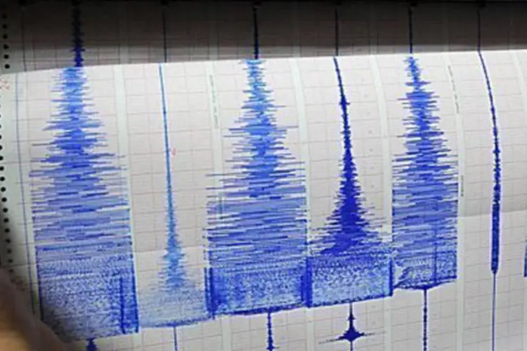 
	Sism&oacute;grafo: o hipocentro do terremoto foi localizado a 19 quil&ocirc;metros de profundidade
 (AFP)