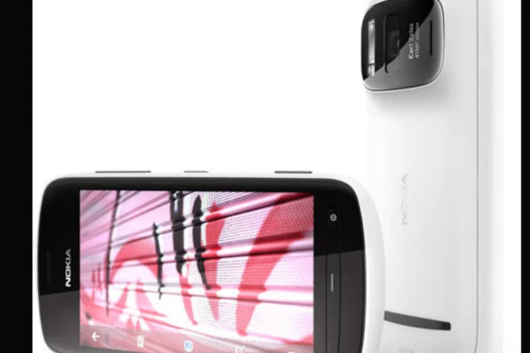 PureView 808 tem câmera de 41 MP;  Aparelho não tem previsão de lançamento ou preço (Nokia)
