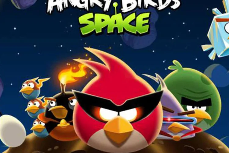 Nova versão do game leva disputa entre pássaros e porcos ao espaço (Rovio)