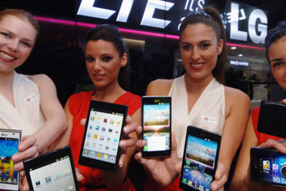 6 smartphones que chegam às lojas em 2012