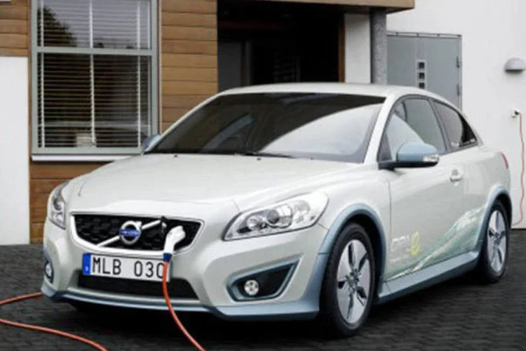 Carro elétrico da sueca Volvo: o primeiro carro híbrido do Brasil chegou ao mercado há apenas três anos, em 2018, pelas mãos da companhia (Divulgação/Divulgação)