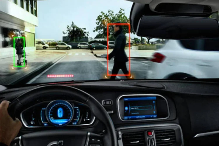 Display no para-brisa do Volvo V40 (Volvo)