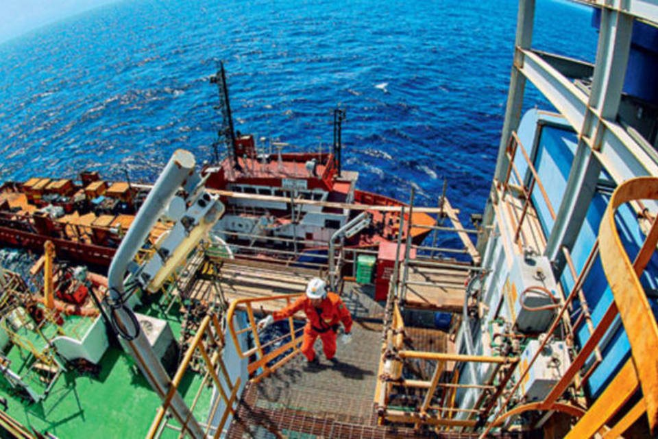Petrobras tem recorde de processamento em refinarias em 2014