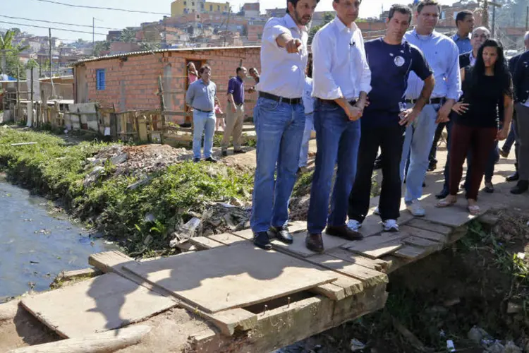 Skaf visita bairro Jardim Vera Cruz: candidato visitou comunidades carentes da zona sul (Ayrton Vignola/Skaf 15)