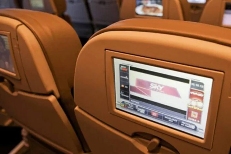 
	O servi&ccedil;o existe nos Estados Unidos na companhia Jet Blue, fundada tamb&eacute;m por Neeleman, e &eacute; operado pela DirecTV, propriet&aacute;ria da Sky
 (Divulgação)