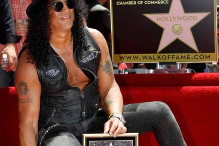 Guitarrista Slash na Calçada da Fama (Mario Anzuoni/Reuters)