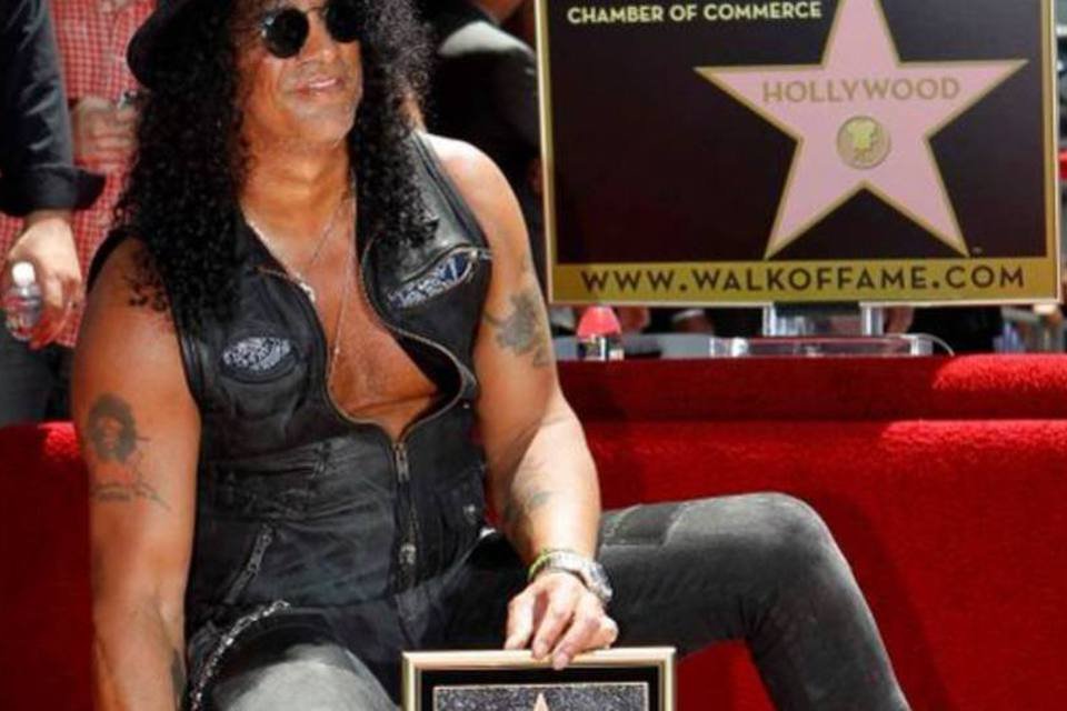 Slash, ex-Guns N'Roses, ganha estrela em Hollywood