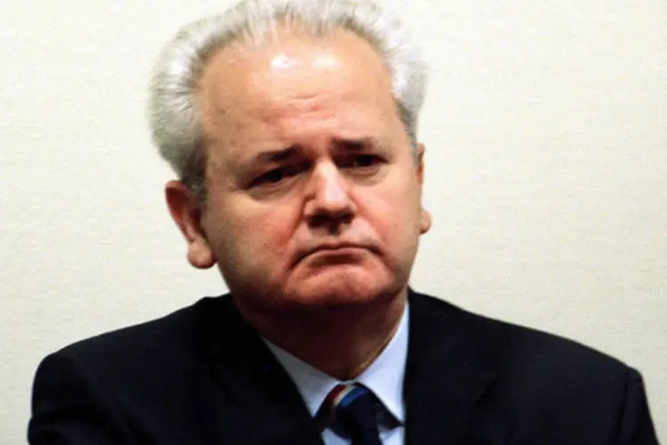 
	Slobodan Milosevic: san&ccedil;&otilde;es contra Milosevic e pessoas associadas foram revogadas
 (Getty Images)