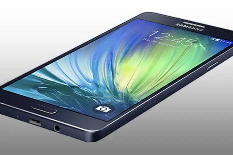 Galaxy A7: novo smartphone da Samsung é mais fino que Galaxy S5 e iPhone 6 (Divulgação)