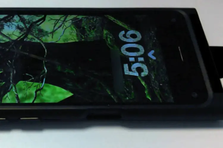 Vaza suposta foto de smartphone com tela 3D da Amazon:  (Reprodução/BGR)