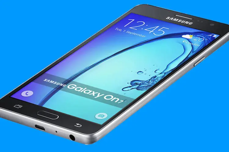 
	Samsung: segundo modelo da Samsung ter&aacute; uma tela de 5 polegadas quando usada como celular, que se desdobra e forma uma tela de at&eacute; 8 polegadas similar a um tablet, disseram fontes
 (Divulgação/Samsung)