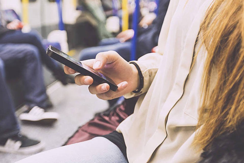 Ericsson mostra relação de transporte e uso de smartphones