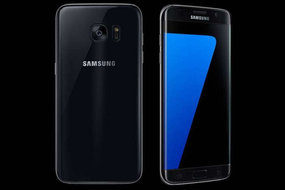 Samsung apresenta Galaxy S7 com tela que fica sempre ligada