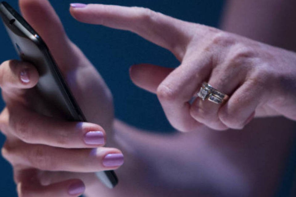Quase um terço dos brasileiros usam internet no celular