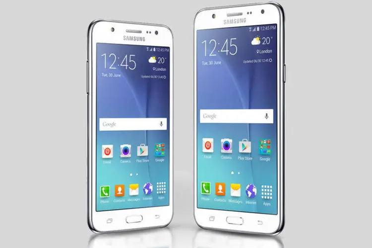 Smartphones: Galaxy J5 e Galaxy J7, da Samsung, aparecem no ranking de interesse de compra para o Dia das Mães de 2016 (Divulgação/Samsung)