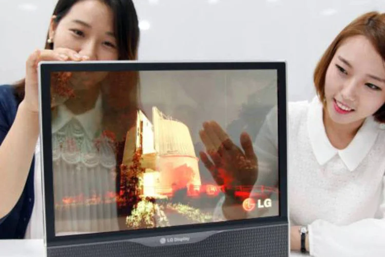 
	LG: substitui&ccedil;&atilde;o do pl&aacute;stico por pol&iacute;mero &eacute; segredo da tela transparente mais flex&iacute;vel e mais fina
 (Divulgação/LG)