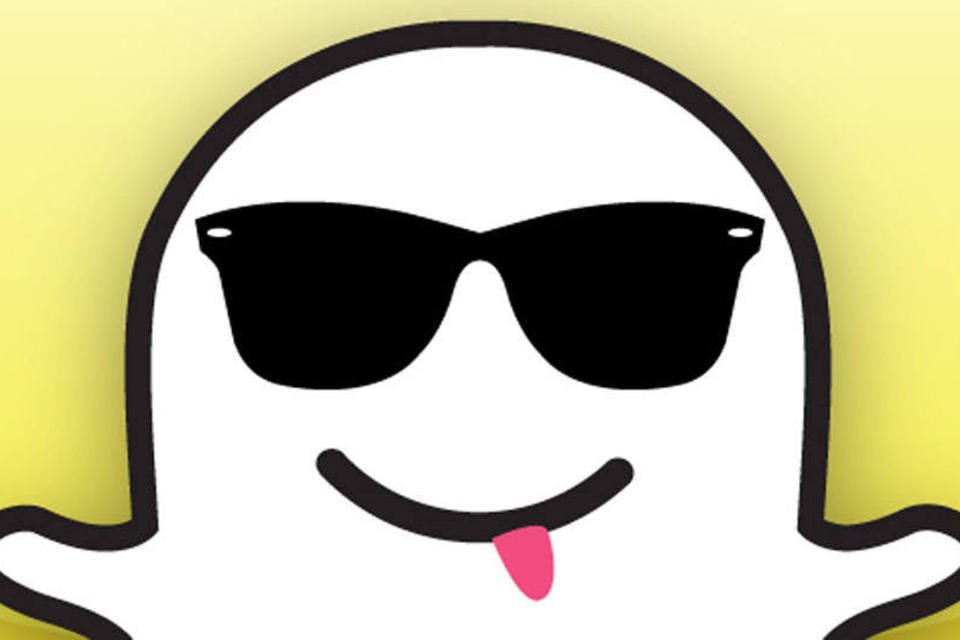 
	Logo do Snapchat com l&iacute;ngua e &oacute;culos escuros: empresa pode lan&ccedil;ar produto f&iacute;sico
 (Facebook/Snapchat)