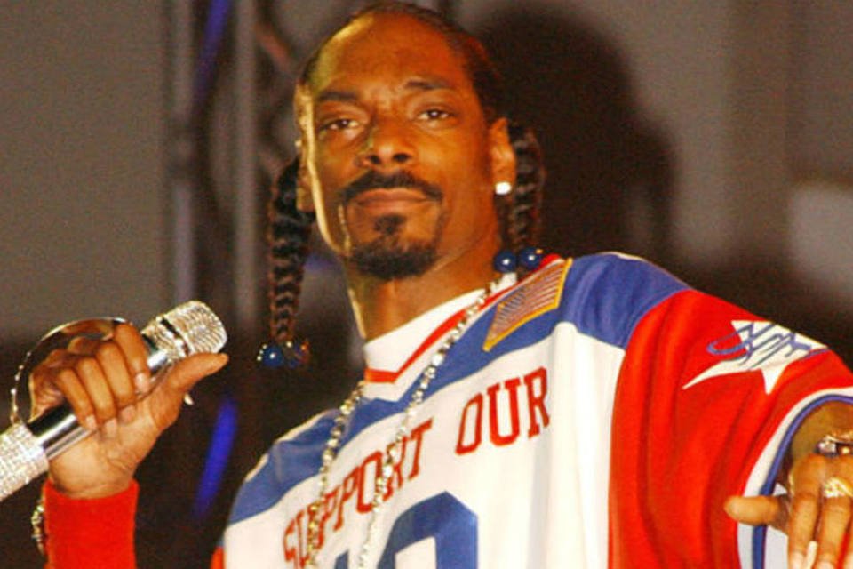 Rapper Snoop Dogg é parado com US$ 422 mil em dinheiro