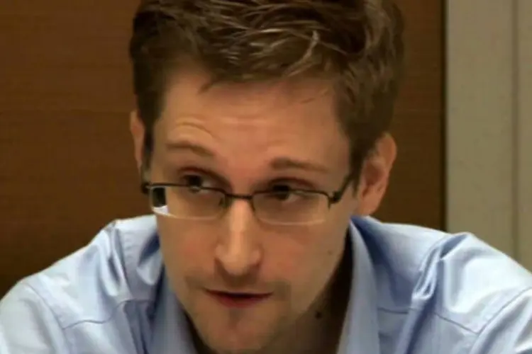 
	Snowden: &quot;O maior denunciante do mundo est&aacute; isolado no inverno russo, correndo o risco de ser preso em uma solit&aacute;ria&quot;, diz o texto do Avaaz&nbsp;
 (Getty images)