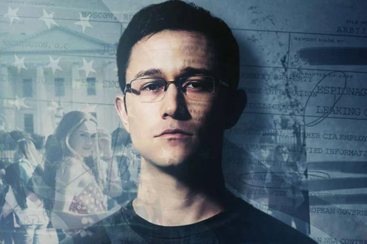 
	Snowden: filme contou com um outdoor &quot;espi&atilde;o&quot; para sua divulga&ccedil;&atilde;o
 (Divulgação / Facebook)