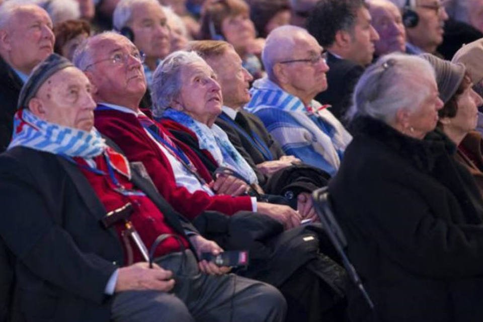 Líderes mundiais relembram Auschwitz com sobreviventes
