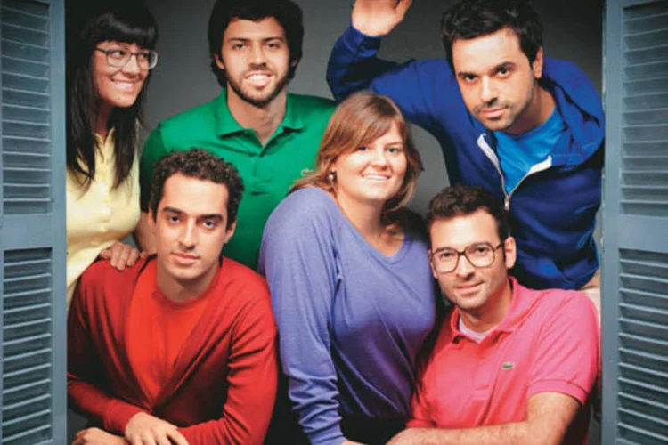 Os sócios de OGrupo (da esq. para a dir., em sentido horário): Carla Mayumi, Eduardo Fraga, Rony Rodrigues, João Paulo Cavalcanti, Cristina Brand e Lucas Mello. Até hoje eles não têm nem cartão de visita (Germando Lüders/EXAME.com)