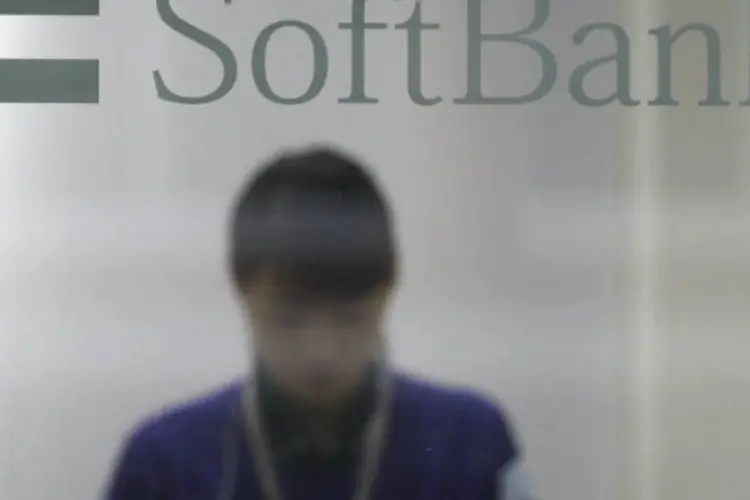 
	SoftBank: um dos principais benef&iacute;cios da aquisi&ccedil;&atilde;o anterior da operadora de telefonia m&oacute;vel dos EUA Sprint &eacute; o fortalecimento da posi&ccedil;&atilde;o do grupo com fabricantes de celulares
 (REUTERS/Issei Kato)