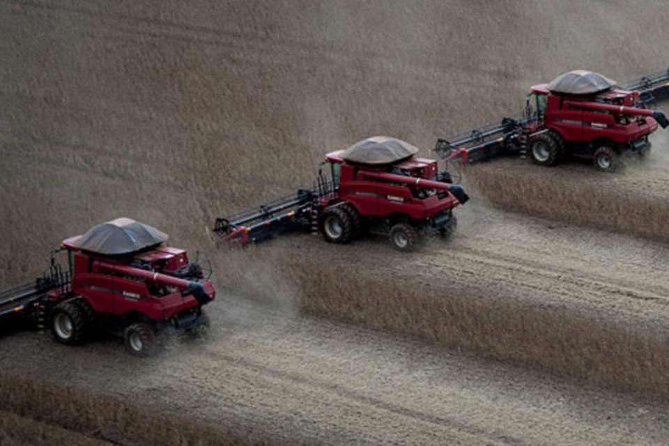 
	Colheita de soja: a produtividade das lavouras n&atilde;o cresce h&aacute; dez anos, mas poderia ser duplicada
 (Paulo Fridman/Bloomberg)