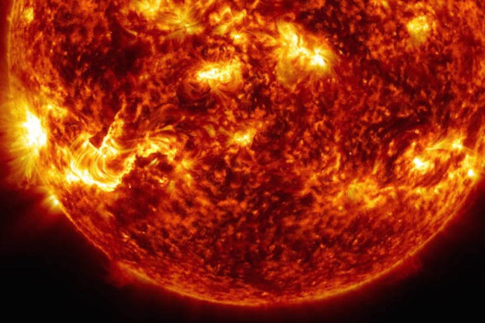 Nasa divulga vídeo do sol com resolução 4K