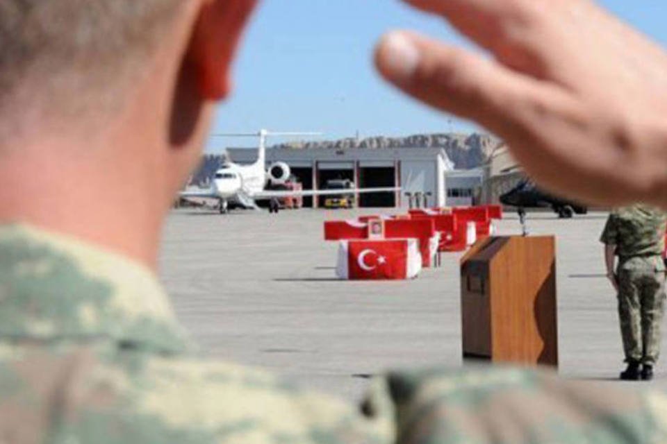 Ao menos 7 soldados morrem em ataque na Turquia