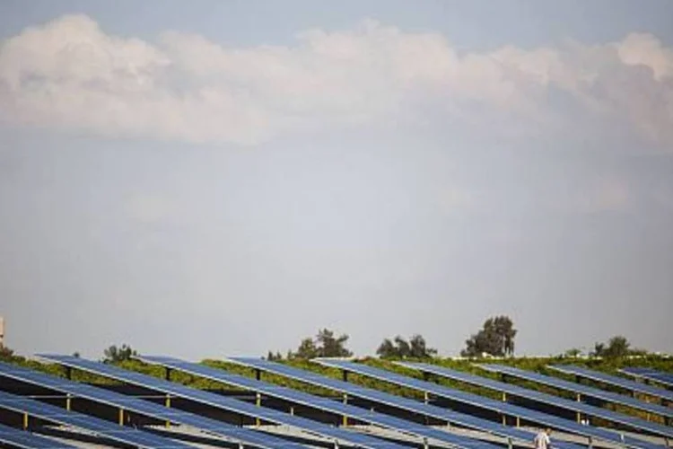 Desde 2003, expansão da indústria fotovoltaica europeia ultrapassa 50% ao ano (.)