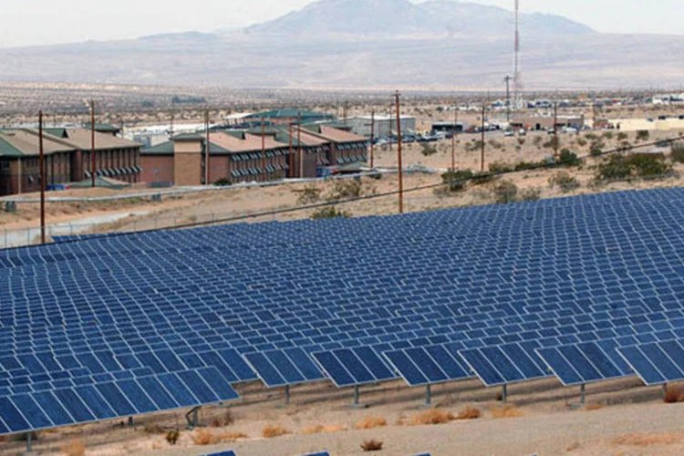 Índia: com preços em queda, a energia solar está puxando o setor de renováveis.  (Wikimedia Commons)