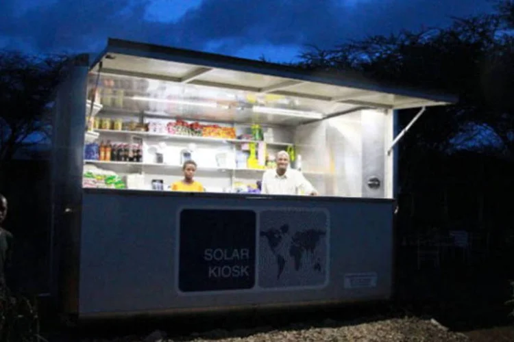 Quiosque solar ilumina a África (Divulgação)