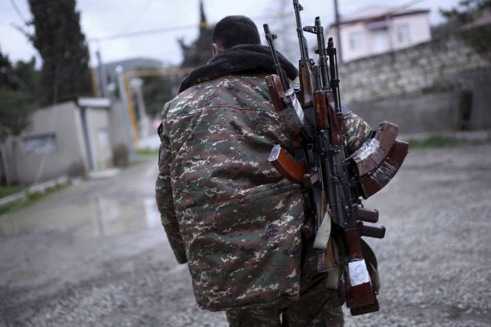 Armênia e Azerbaijão acertam trégua em Nagorno-Karabakh