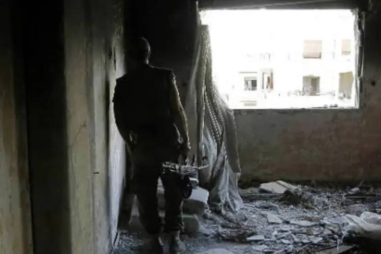 Soldado: OSDH relatou cerca de 200 ataques aéreos de forças sírias em 36 horas em todo o país (AFP)