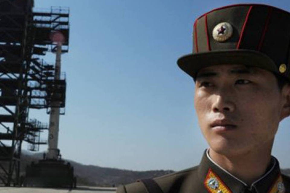Nova Constituição norte-coreana destaca poder nuclear