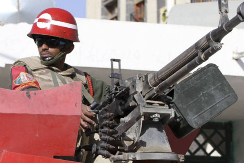 Soldados bloqueiam acessos às embaixadas ocidentais em Sanaa