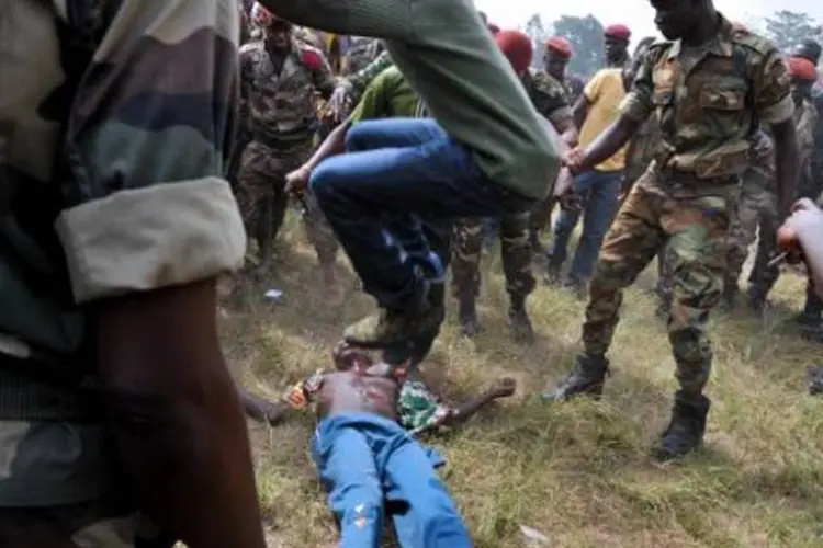 Soldados lincham um homem na República Centro-Africana (Issouf Sanogo/AFP)