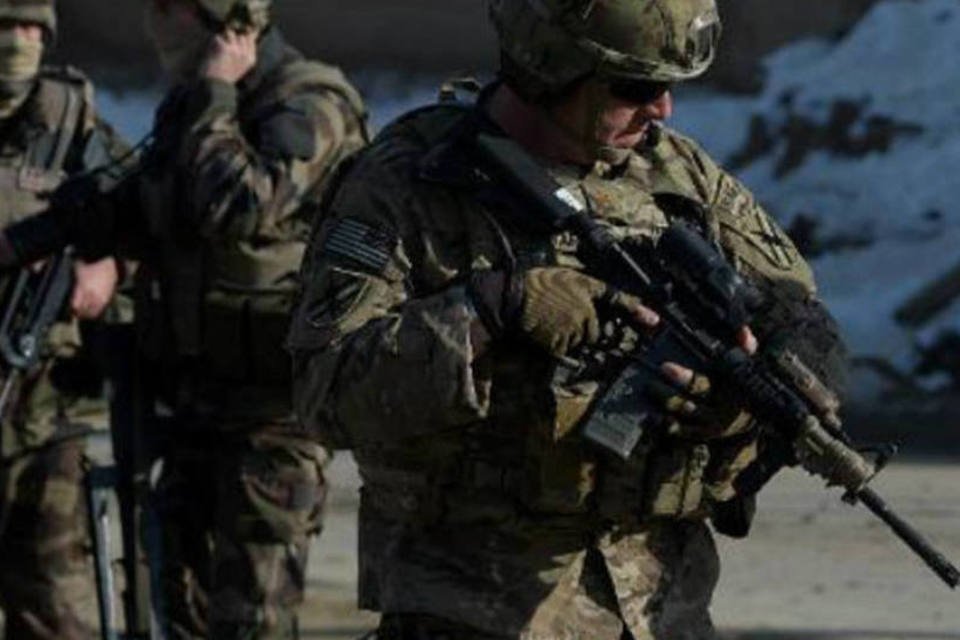 Homens com uniforme afegão matam soldados americanos