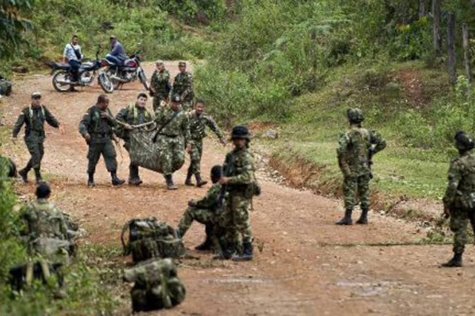Forças colombianas matam 18 guerrilheiros das Farc