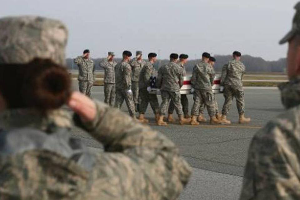 EUA retardam retirada e mantêm soldados no Afeganistão