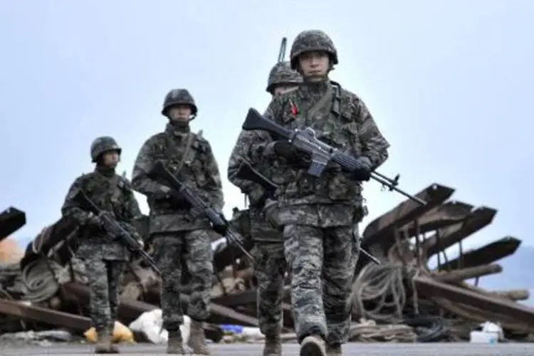 Soldados sul-coreanos patrulham uma ilha na região do Mar Amarelo (Jung Yeon-Je/AFP)