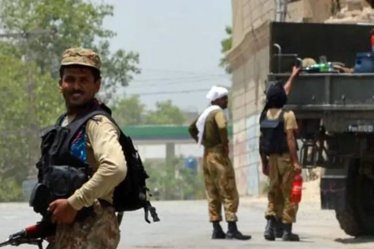 
	Soldados no Paquist&atilde;o:&nbsp;600 mil pessoas moravam na regi&atilde;o
 (A Majeed/AFP)
