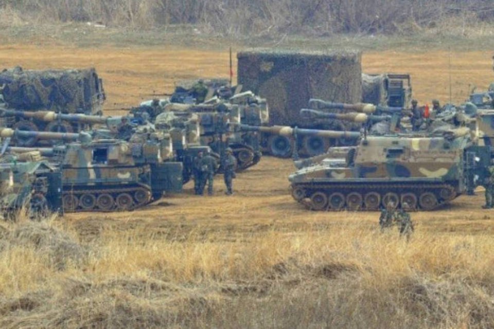 Coreia do Norte mobiliza segundo míssil e aumenta tensão