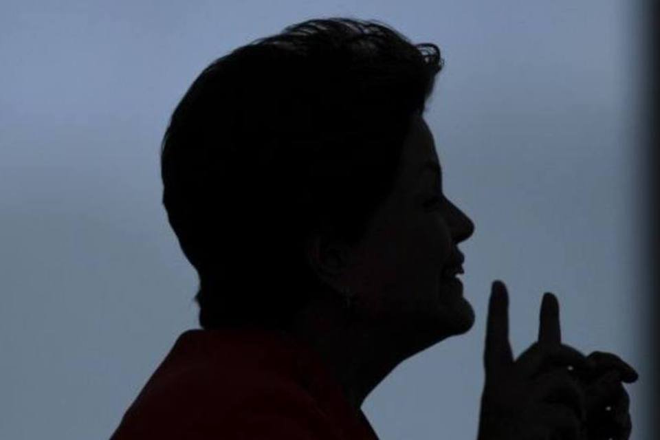 Dilma diz que estabilidade é compromisso inegociável